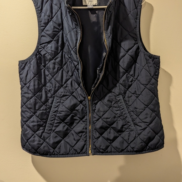 Old Navy Lightweight Quilted Vest   3 for $20 - Picture 3 of 5